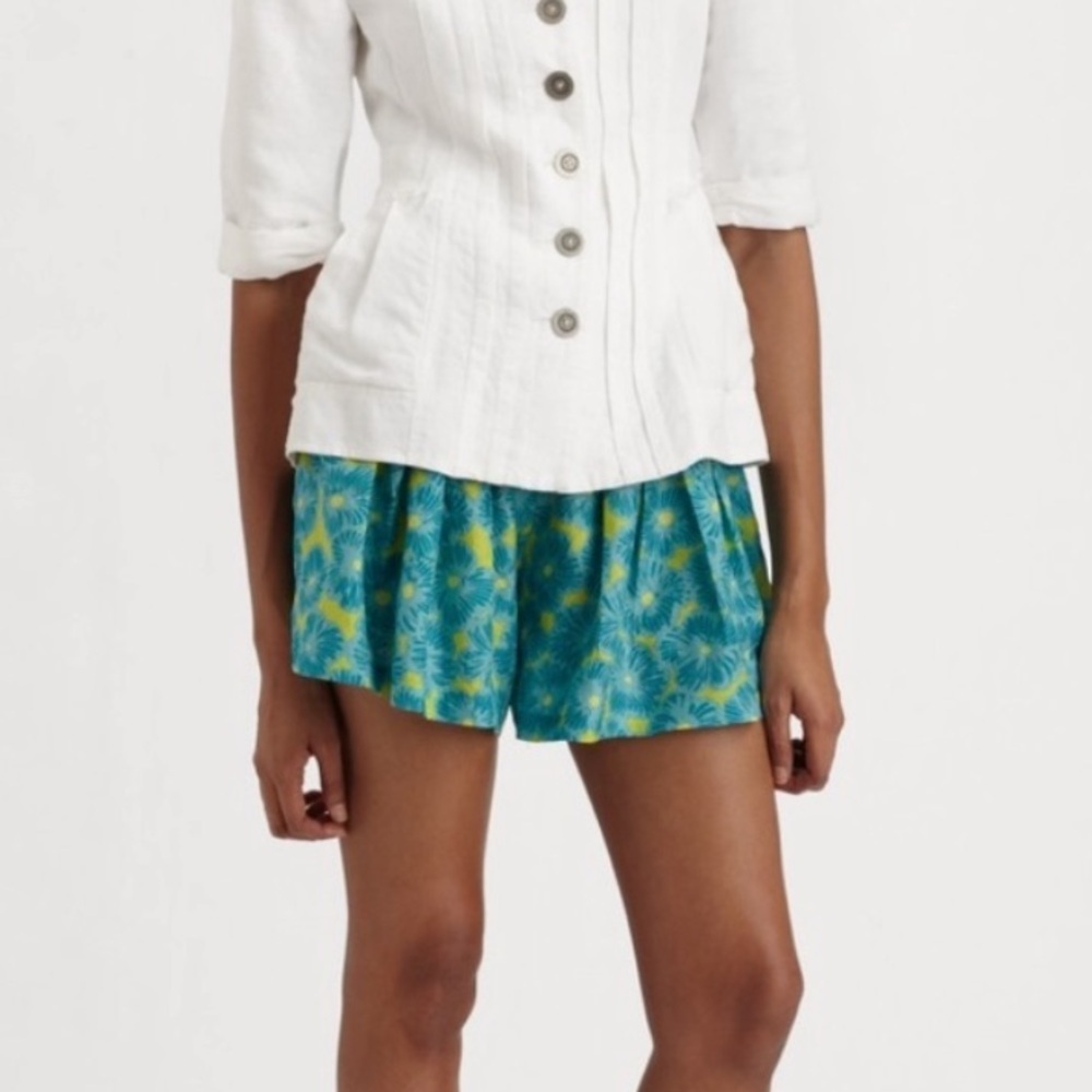 NANETTE LEPORE Shoo-In Pleated Dressy Floral 100%  Silk Shorts